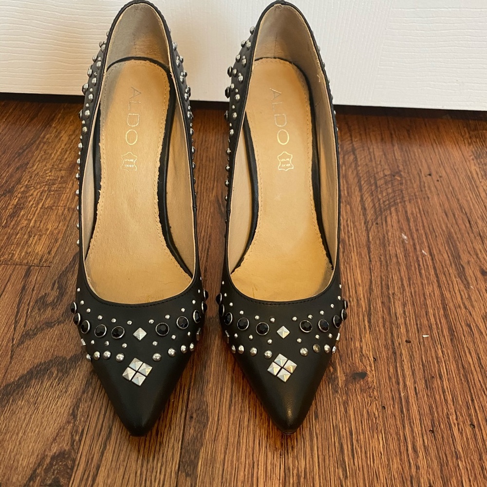 Sexy Aldo studded pumps